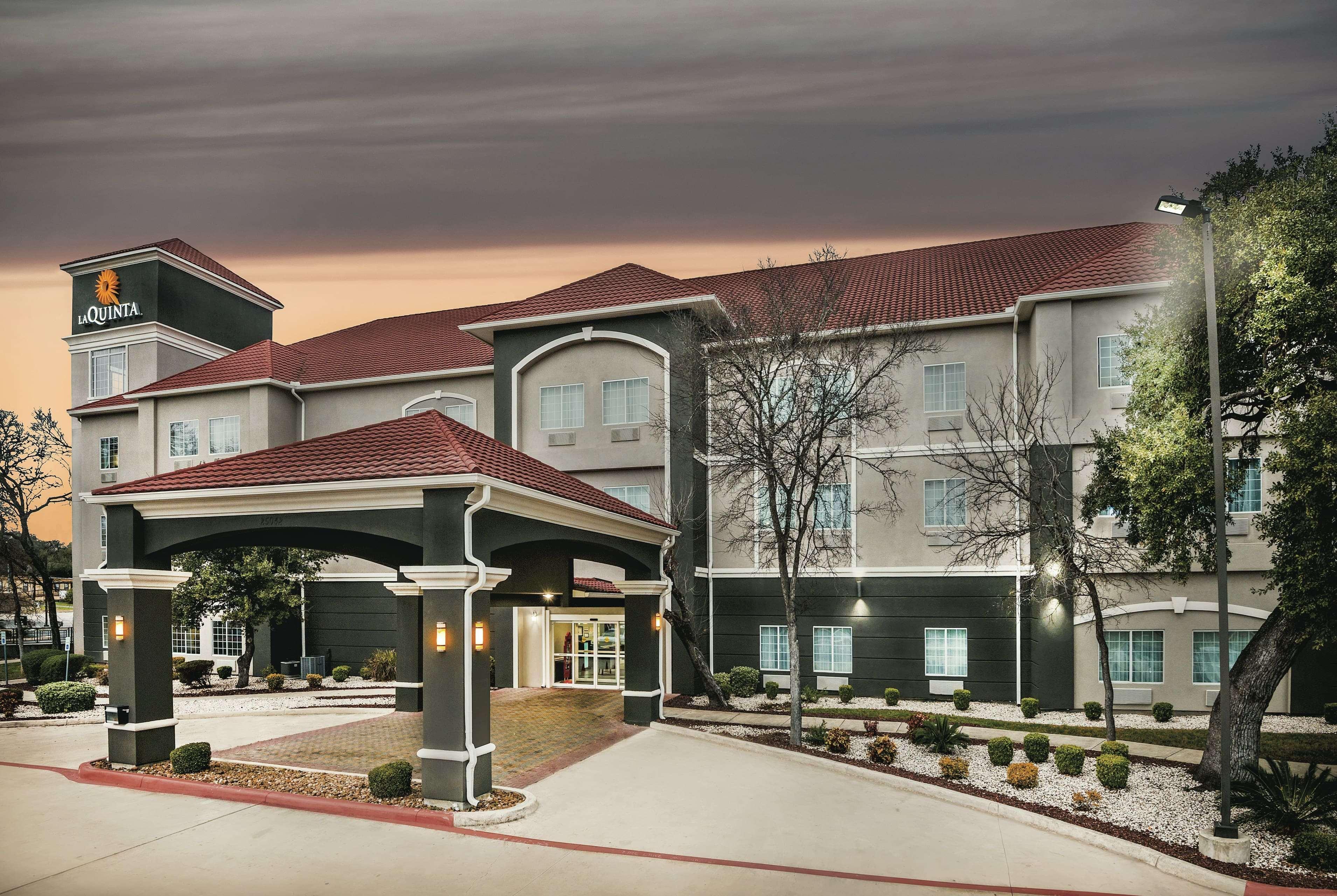 La Quinta By Wyndham San Antonio The Dominion Hotel Exterior foto